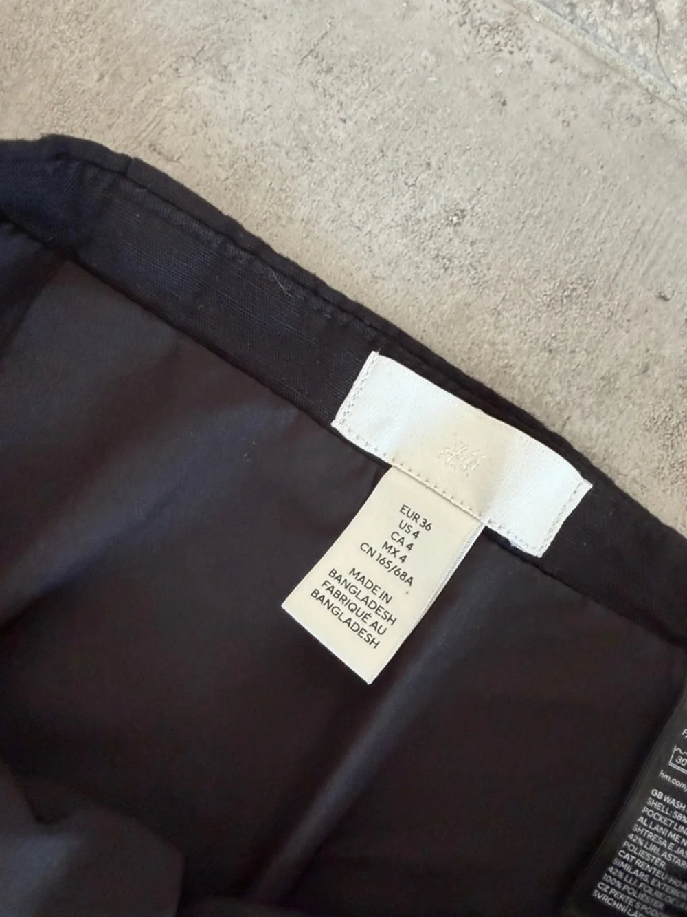 H&M Black Women's Linen Mini Skirt with Front Slit - Picture 4 of 5